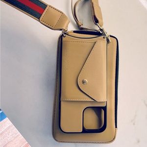 Bandolier iPhone case/bag KIMBERLY
Adjustable Crossbody tan w expandable pouch